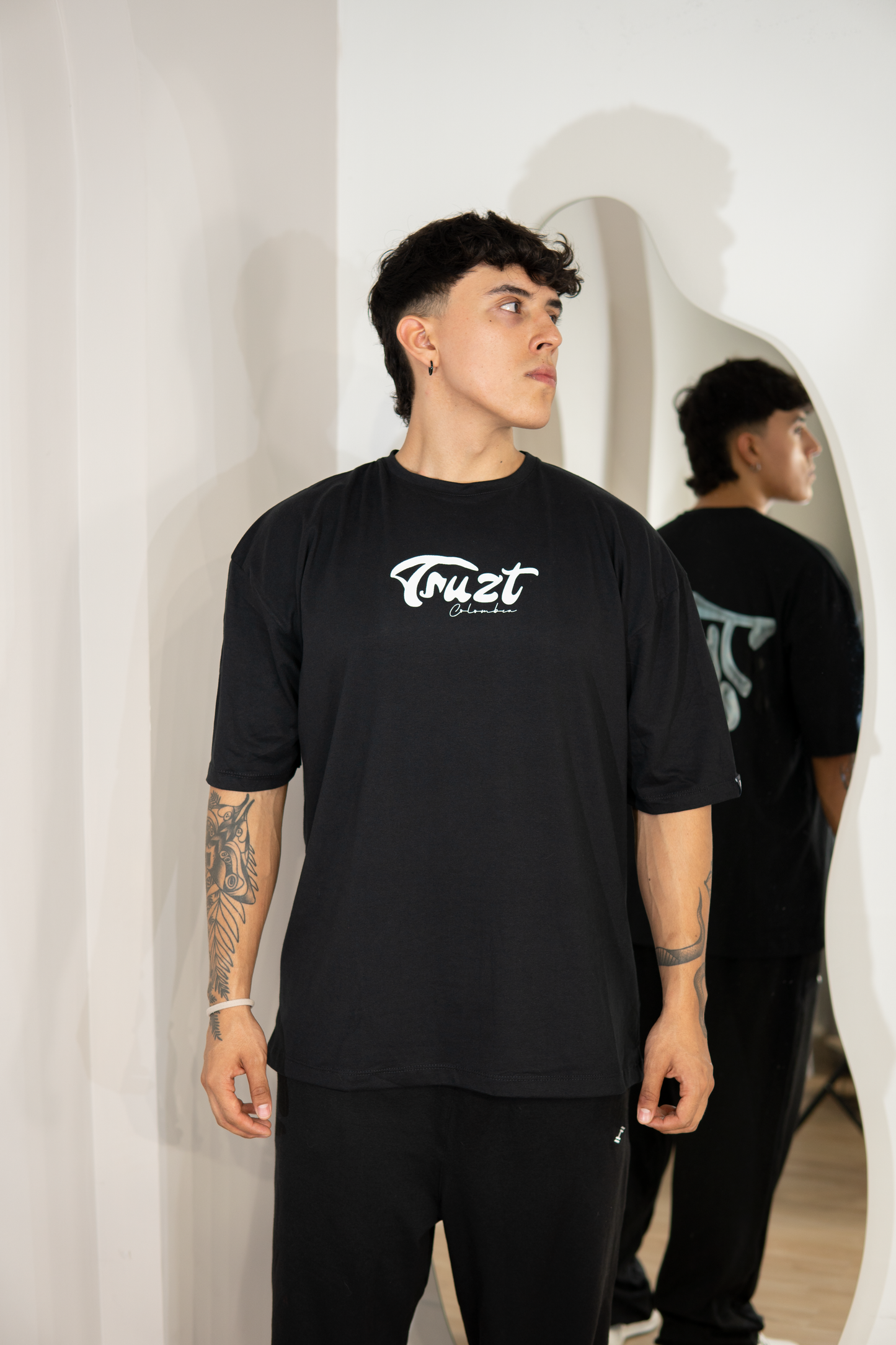 CAMISETA OVERSIZED "TRUZT COLOMBIA"